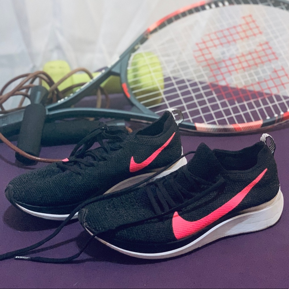 (Nike) Women's Zoom Fly Flyknit Running Shoes